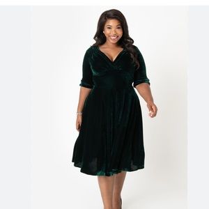 Unique Vintage Emerald Green Velvet Delores Swing Dress